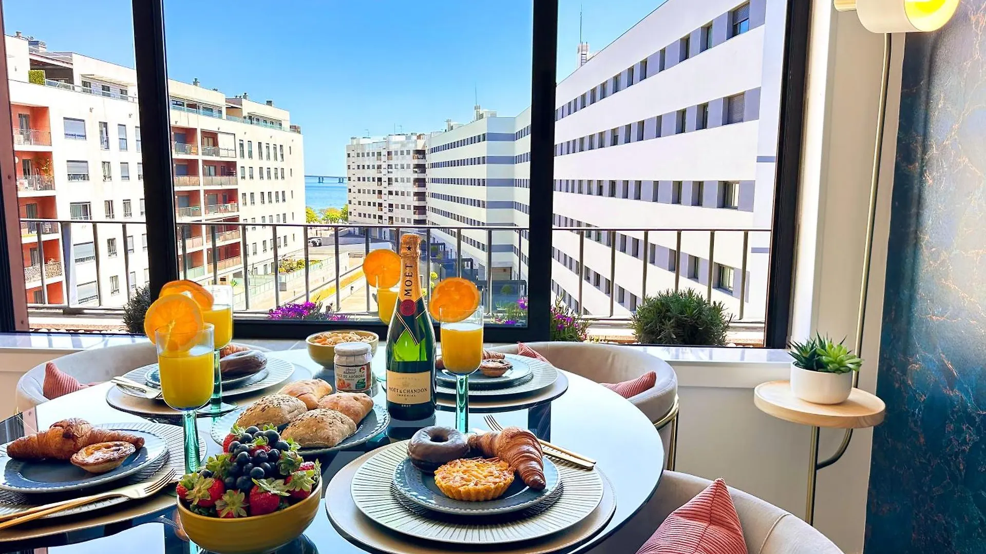 Lisbon Prestige River View Condo By Becherish